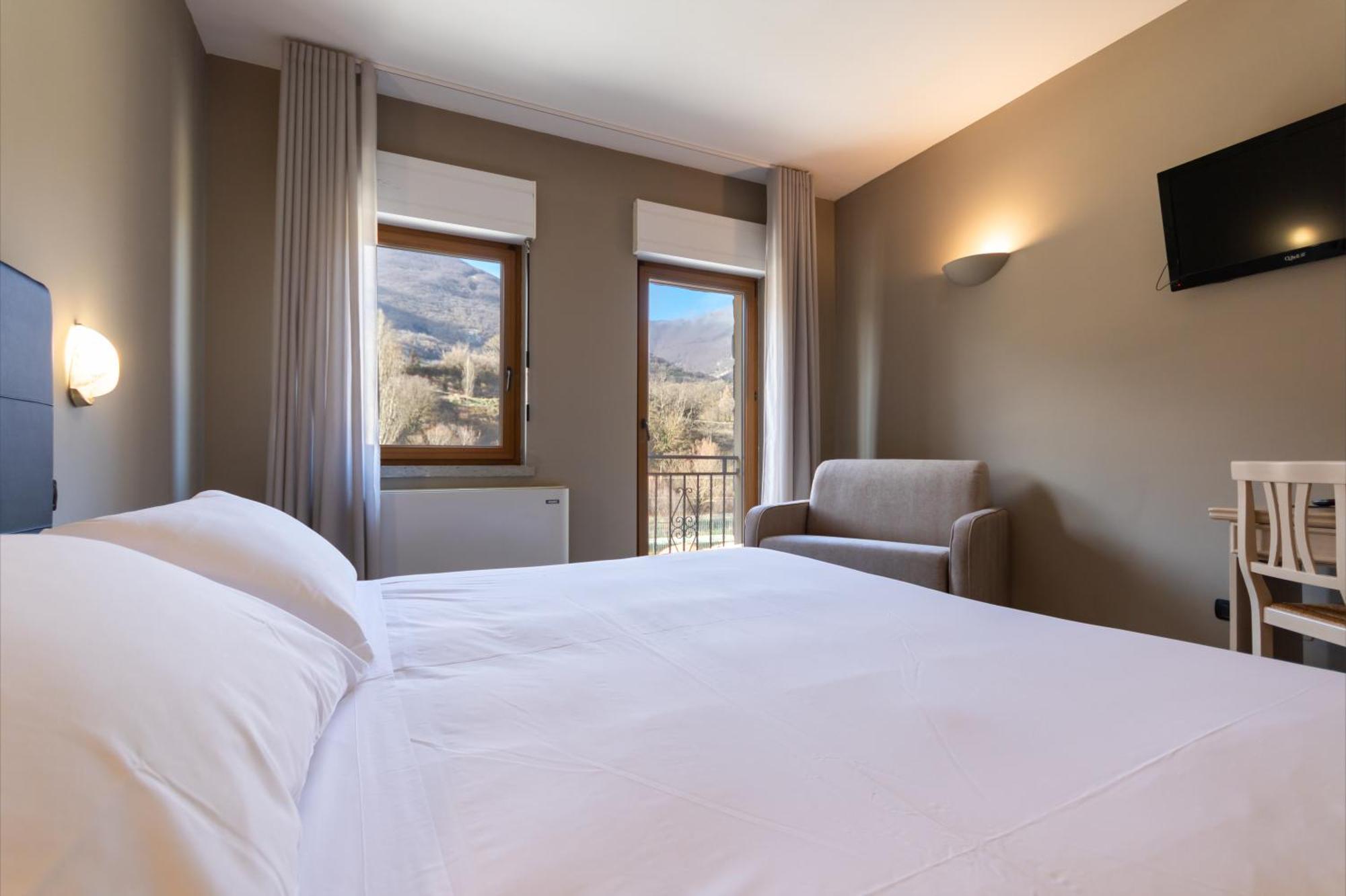Hotel Don Luis Castel Di Sangro Esterno foto