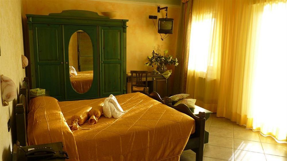 Hotel Don Luis Castel Di Sangro Esterno foto
